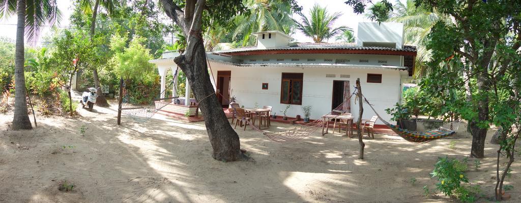 Little White House Ξενοδοχείο Trincomalee Εξωτερικό φωτογραφία